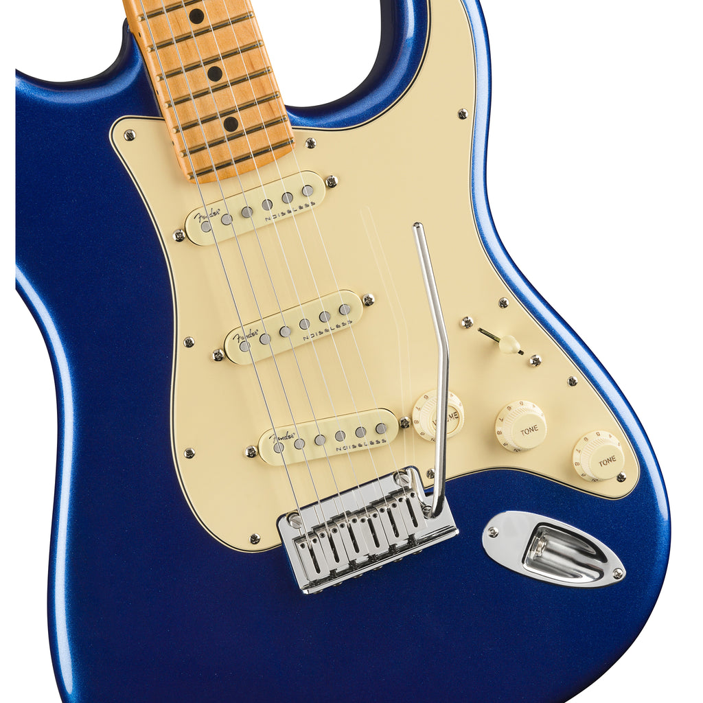 Fender American Ultra Stratocaster w/Maple Fretboard - Cobra Blue