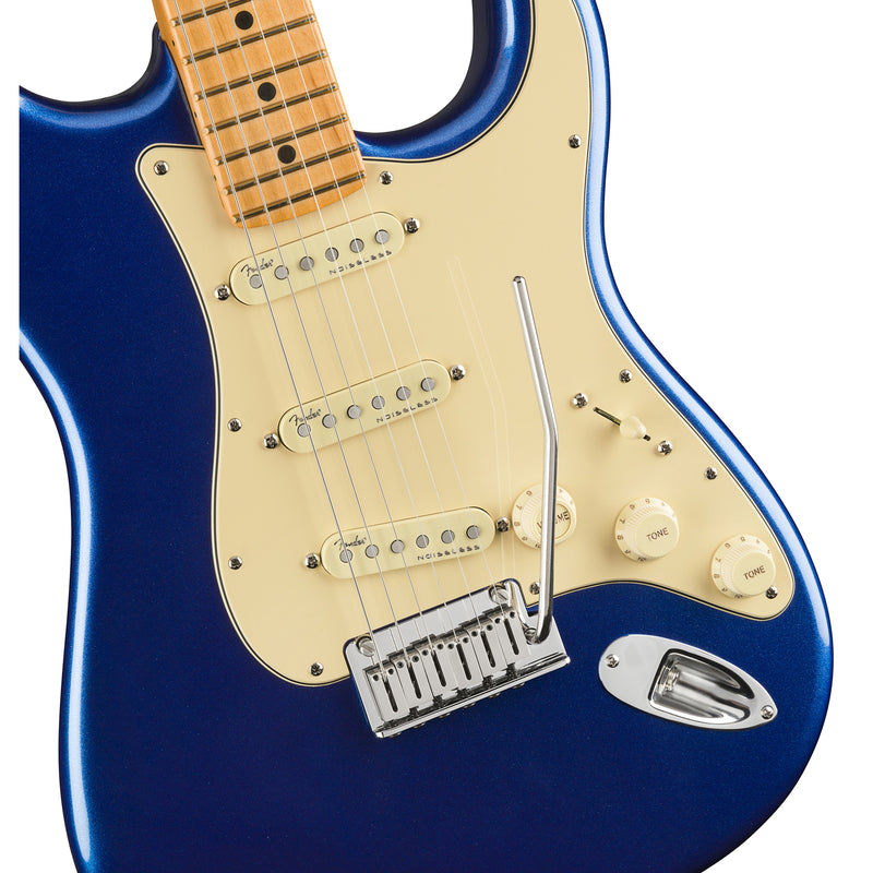 Fender American Ultra Stratocaster w/Maple Fretboard - Cobra Blue