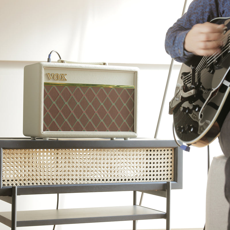 Vox V9106 Pathfinder 10 - 10 Watt, 1x6.5 Combo - Limited Edition Cream Tolex