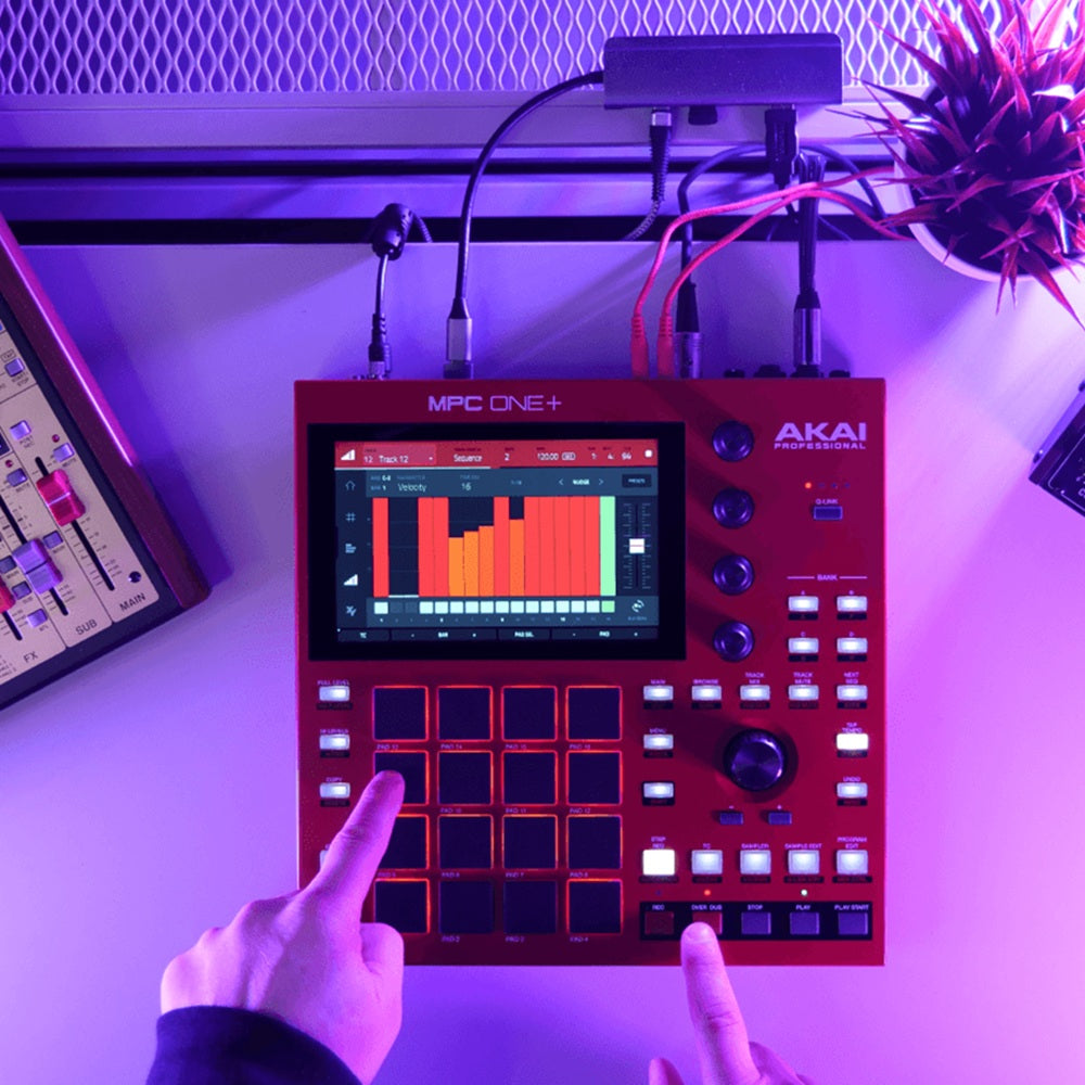 Akai Pro MPC One+ Sampler – Motor City Guitar