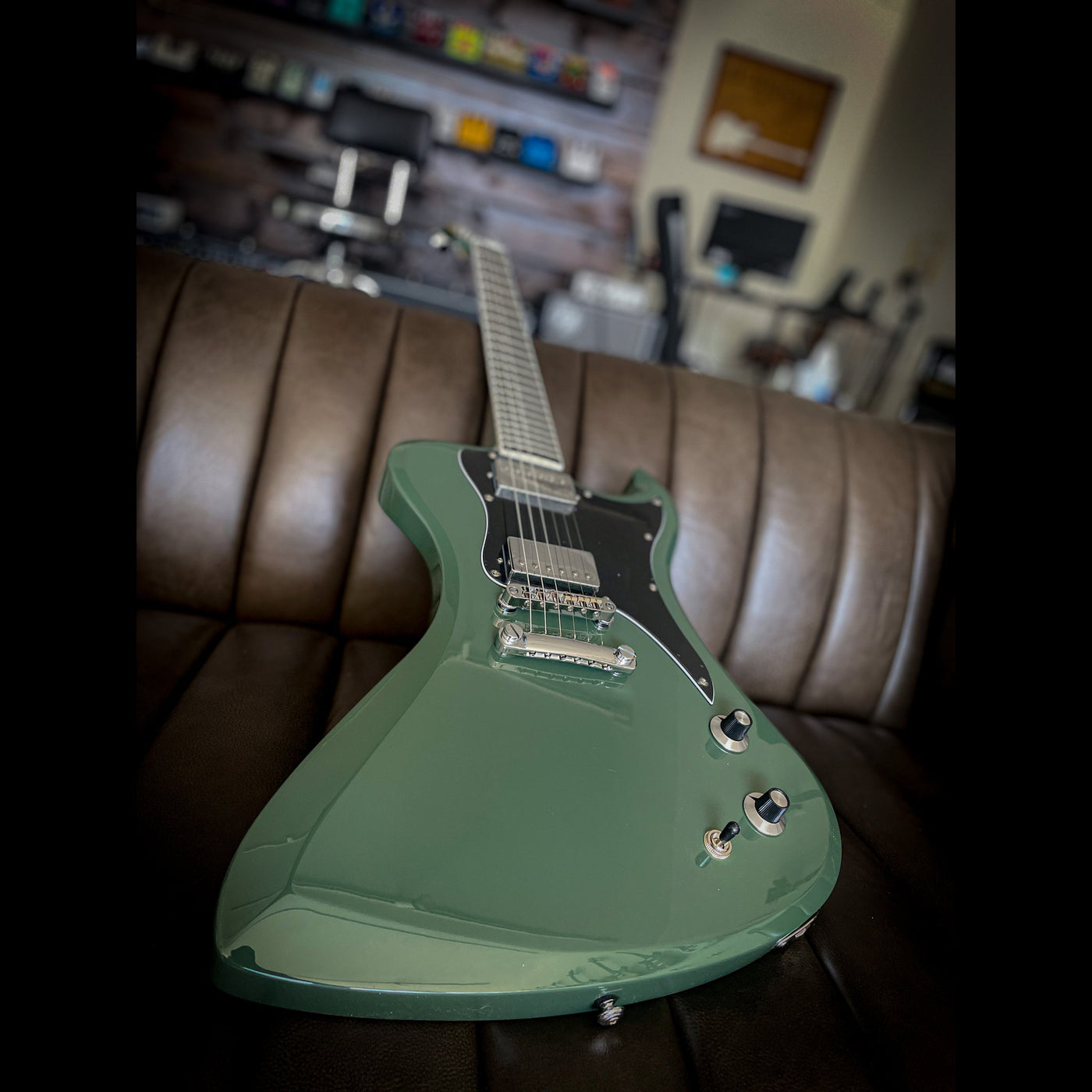 Dunable R2 Olive Dunable R2 DE Olive Green – Motor City Guitar