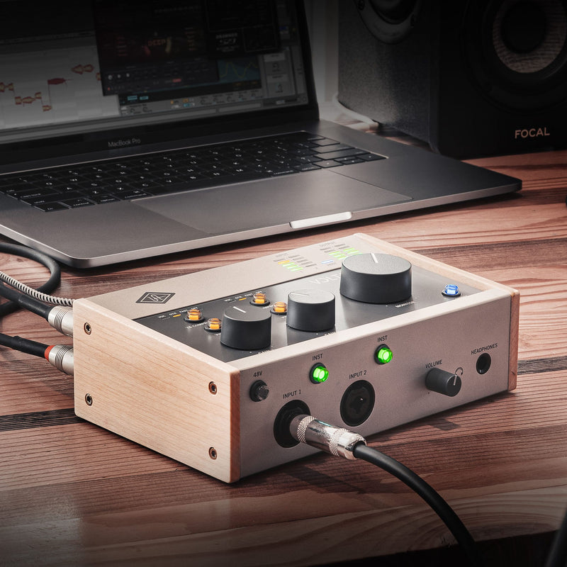 Universal Audio Volt 276 Portable 2x2 USB Audio/MIDI Interface with Built-In Compressor
